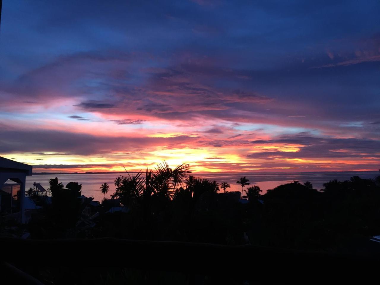 Coucher De Soleil Ambatoloaka  Bagian luar foto