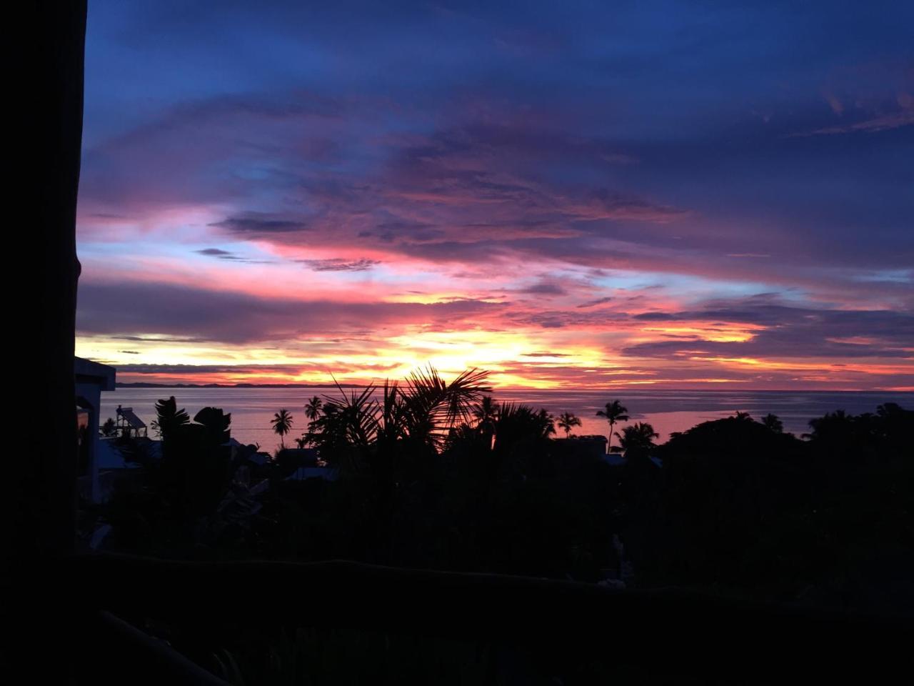 Coucher De Soleil Ambatoloaka  Bagian luar foto